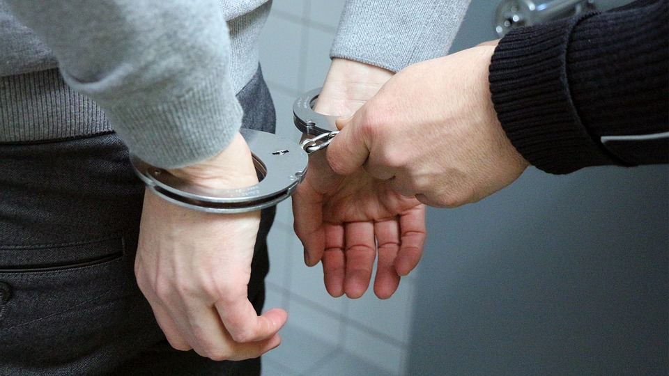 В Астрахани поймали афериста, обещавшего помочь с трудоустройством в ФСБ