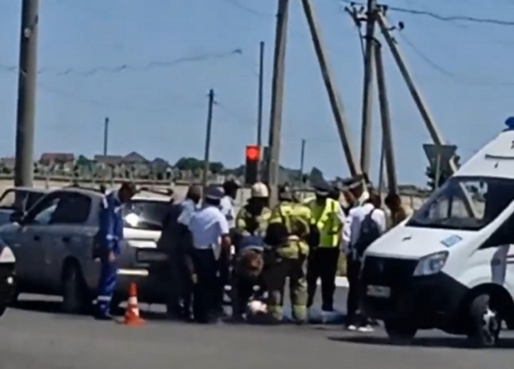 В Астрахани в ДТП на Аэропортовское шоссе пострадал мотоциклист 