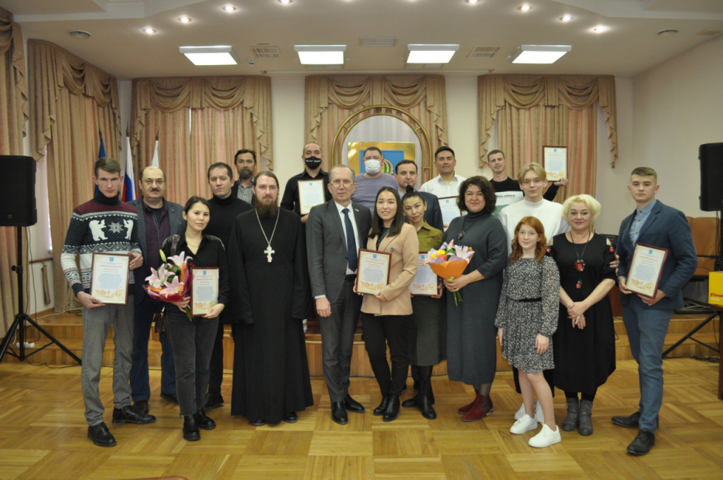 В Гордуме Астрахани вручили награды активным общественникам