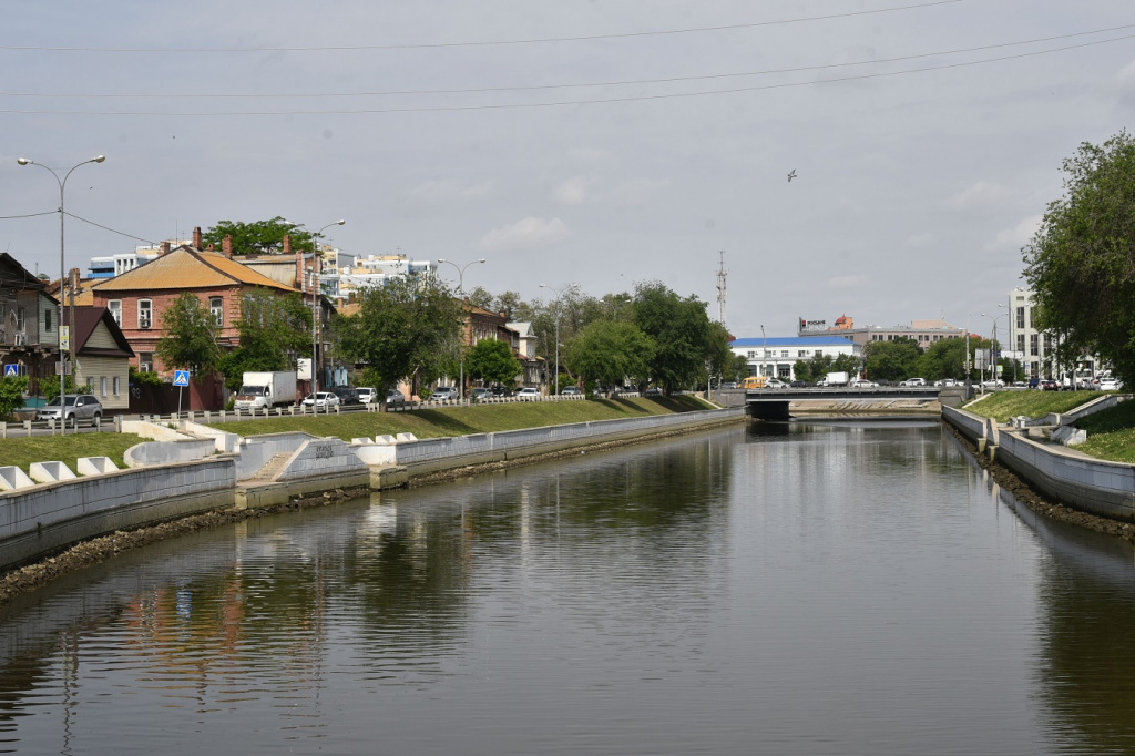 В администрации Астрахани объяснили понижение уровня воды в каналах