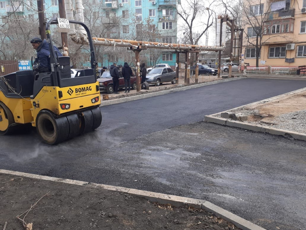 В Советском районе Астрахани отремонтировали дворы