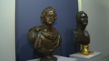 В Астрахани открылась уникальная выставка сокровищ династии Романовых
