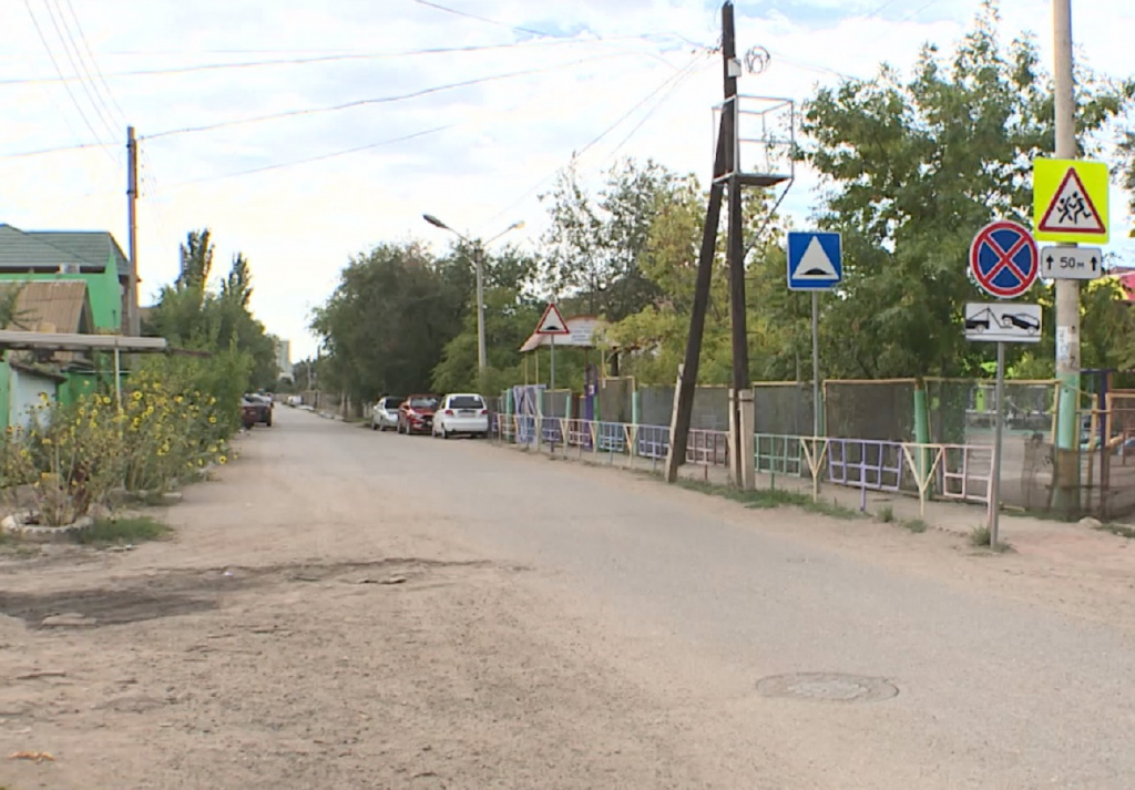 Жители Астрахани беспокоятся из-за отсутствия разметки на дорогах у школ 