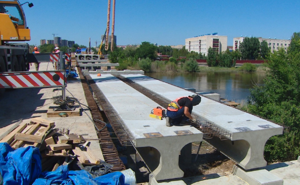 Как проходит ремонт Милицейского моста в Астрахани