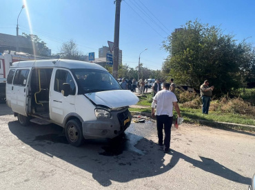 В Астрахани один человек погиб и пятеро пострадали в ДТП с маршруткой