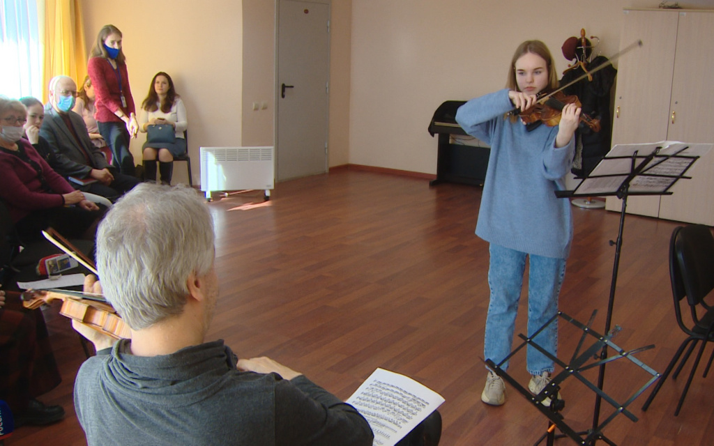 Опытные музыканты провели мастер-классы для астраханских школьников и студентов 