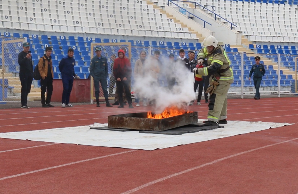 В Астрахани прошли соревнования по пожарно-спасательному спорту