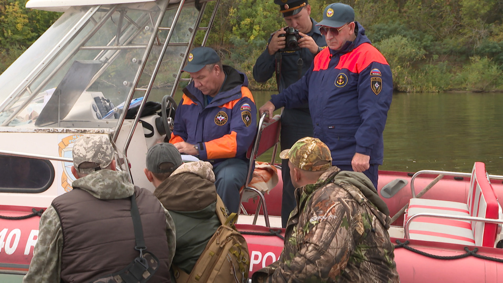 В Астраханской области прошёл рейд по соблюдению рыбаками правил безопасности на воде