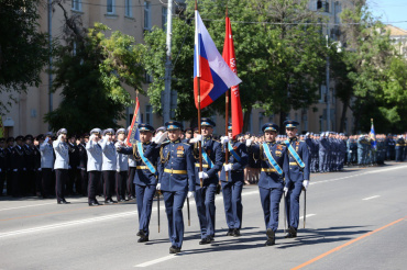 В Астрахани состоялось торжественное прохождение войск Астраханского гарнизона