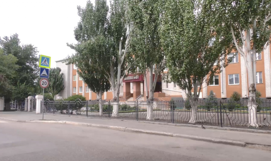 В Астрахани полицейские проверили безопасность дорог около школ 