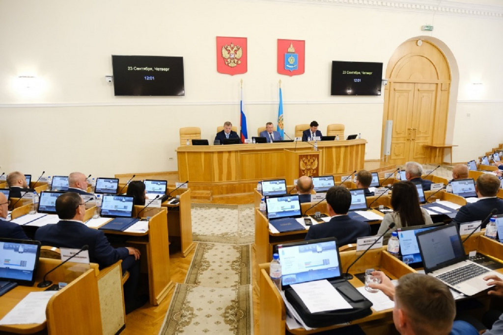  В Астрахани избрали председателя областной Думы и его заместителей