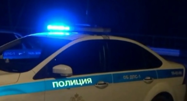 В Астрахани завели дело на мужчину, ударившего ногой инспектора ДПС