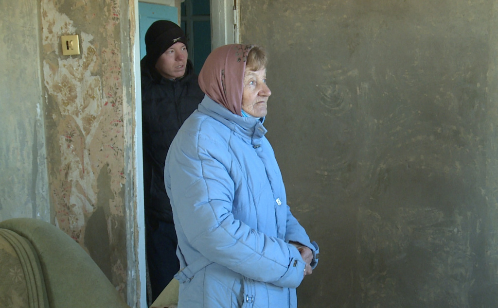 В Астраханской области депутат пообещал помочь пенсионерке, оставшейся без отопления