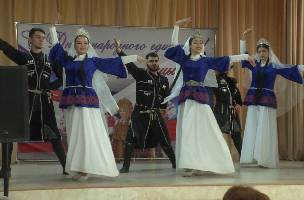 В Астрахани в преддверии Дня народного единства прошёл фестиваль национальных культур