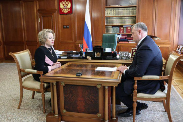 Губернатор Астраханской области встретился в Москве с Валентиной Матвиенко