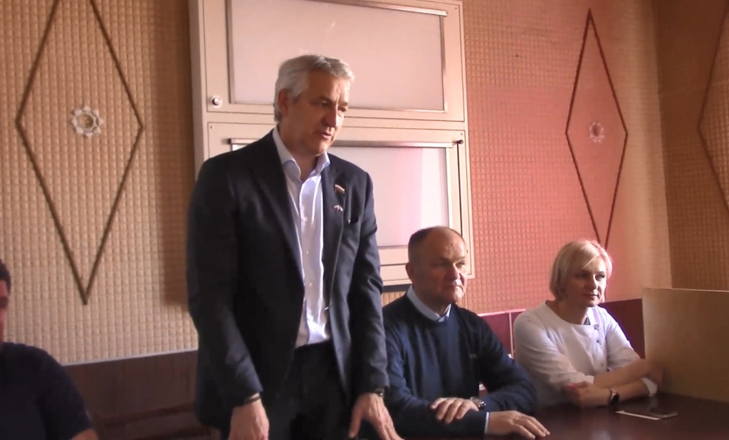 Леонид Огуль посетил Донбасс вместе с российскими врачами