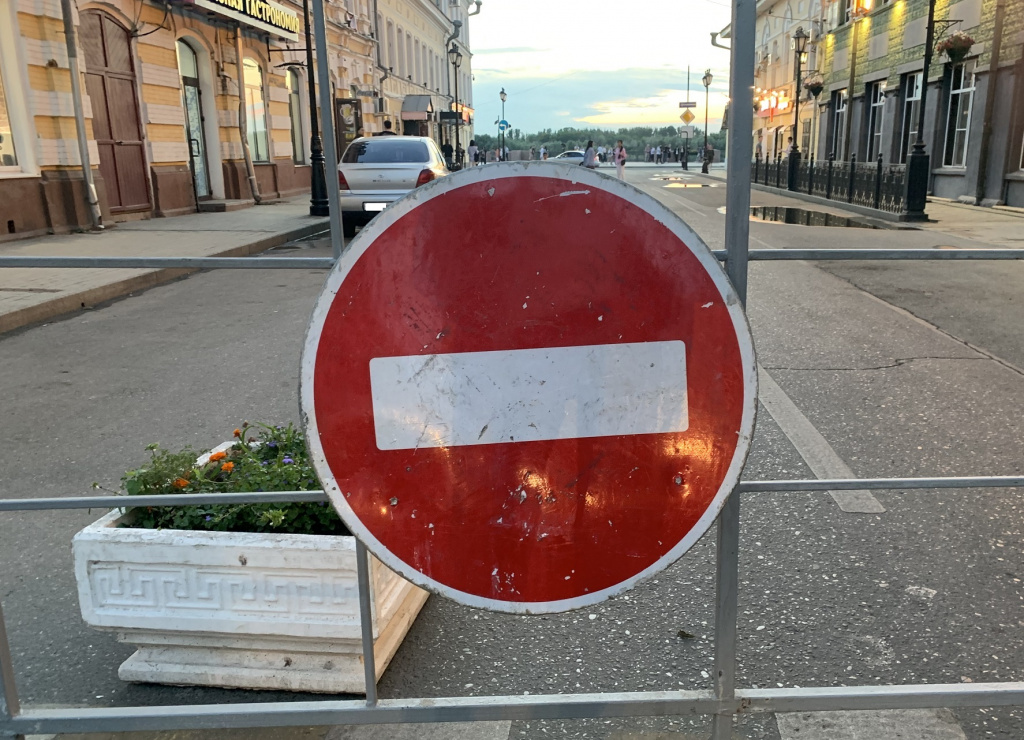 На четырёх улицах Астрахани ограничат движение в День ВМФ