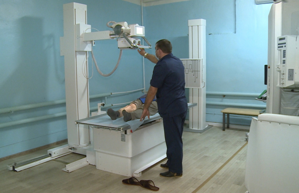В больнице Енотаевского района появился рентгеновский диагностический комплекс