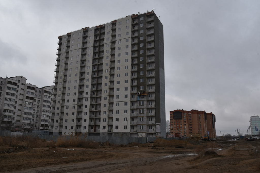 В Астрахани завершается строительство 16-этажного дома для переселенцев