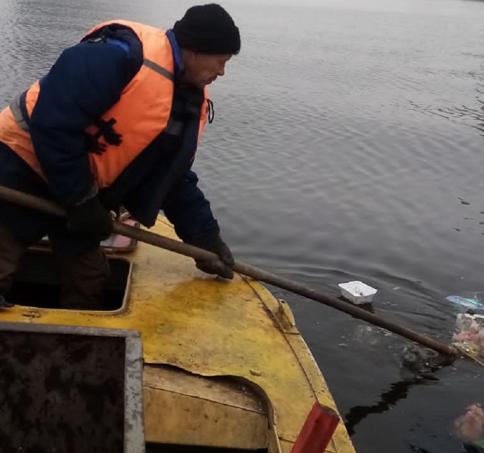 В Астрахани в первые недели 2022 года собрали из каналов две тонны мусора