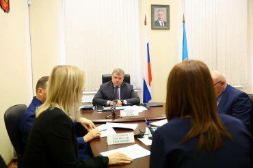 Губернатор Игорь Бабушкин провел личный прием астраханцев