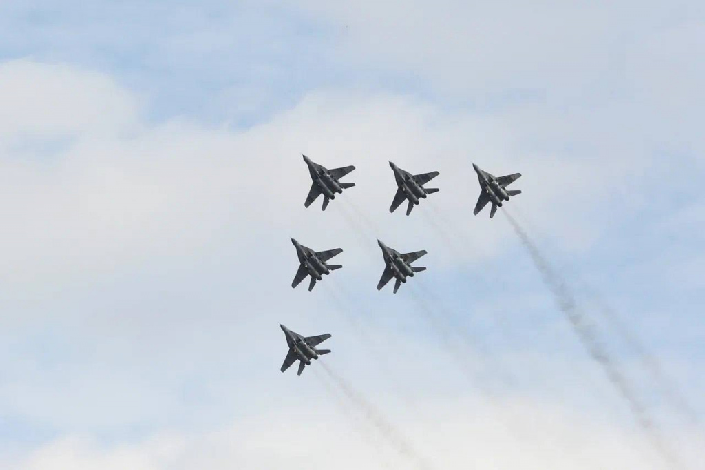 Губернатор Астраханской области поздравил лётчиков с Днём ВВС
