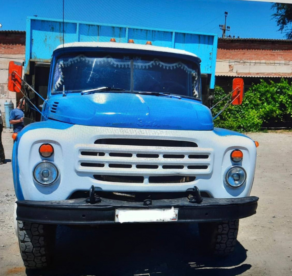 В Астраханской области кузов грузовика придавил насмерть мужчину