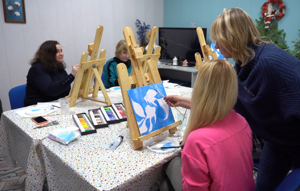 В Астрахани активно развивается творческая студия для женщин 