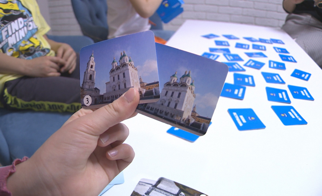 Астраханка создала настольную игру про памятные места родного региона 