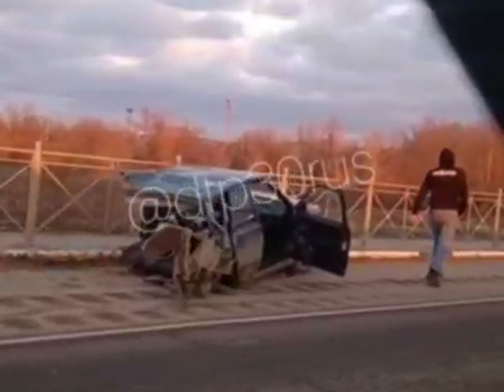 В Астрахани на улице Магистральной произошло серьёзное столкновение автомобилей