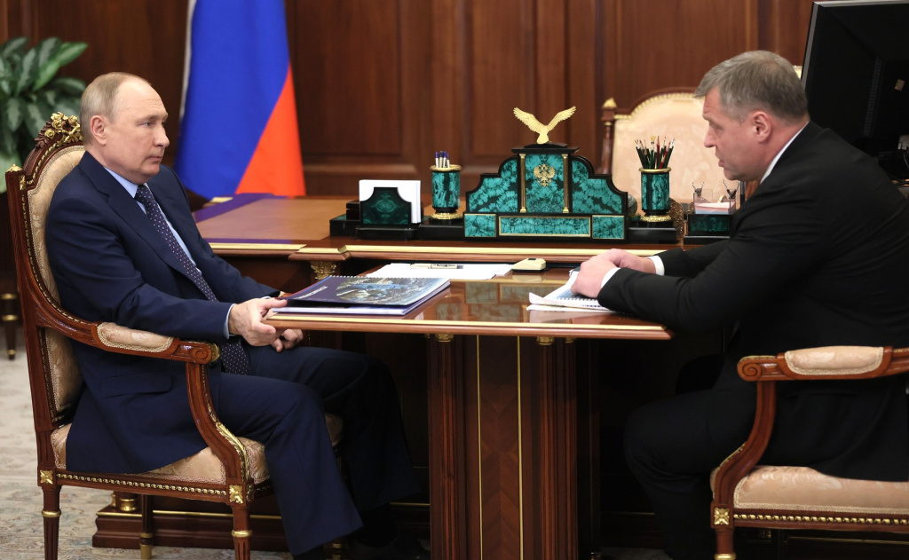 Владимир Путин поддержал инициативу присвоения Астрахани звания «Город трудовой доблести»