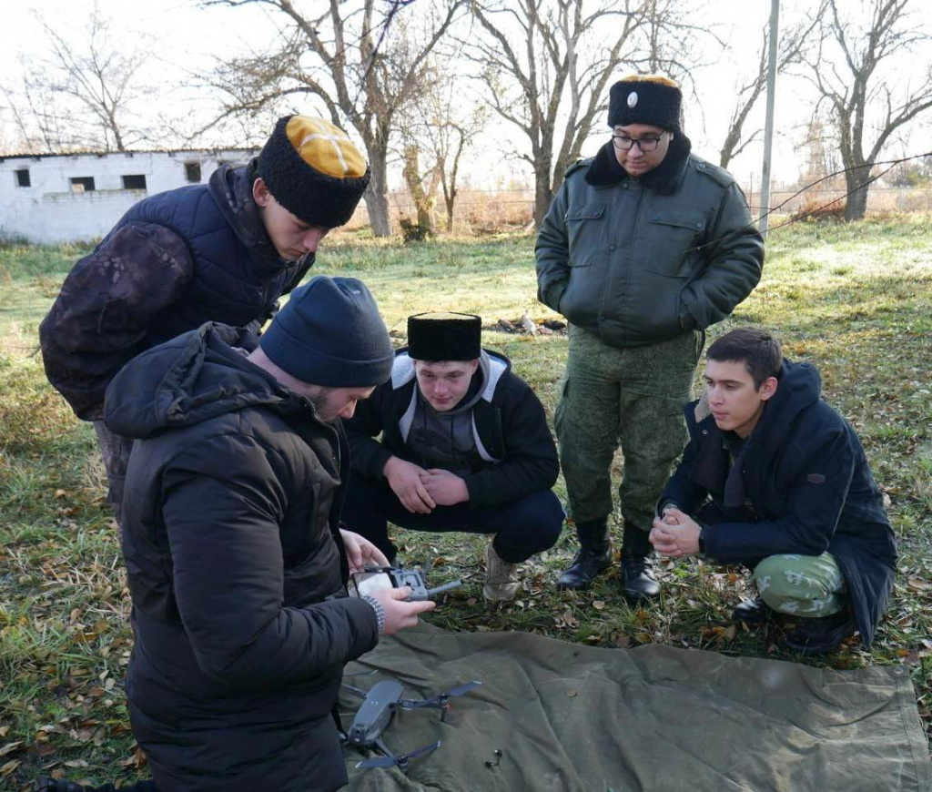 В детском лагере под Астраханью прошли осенние военно-полевые сборы