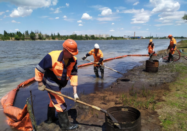 Под Астраханью ликвидировали масштабное загрязнение нефтепродуктами