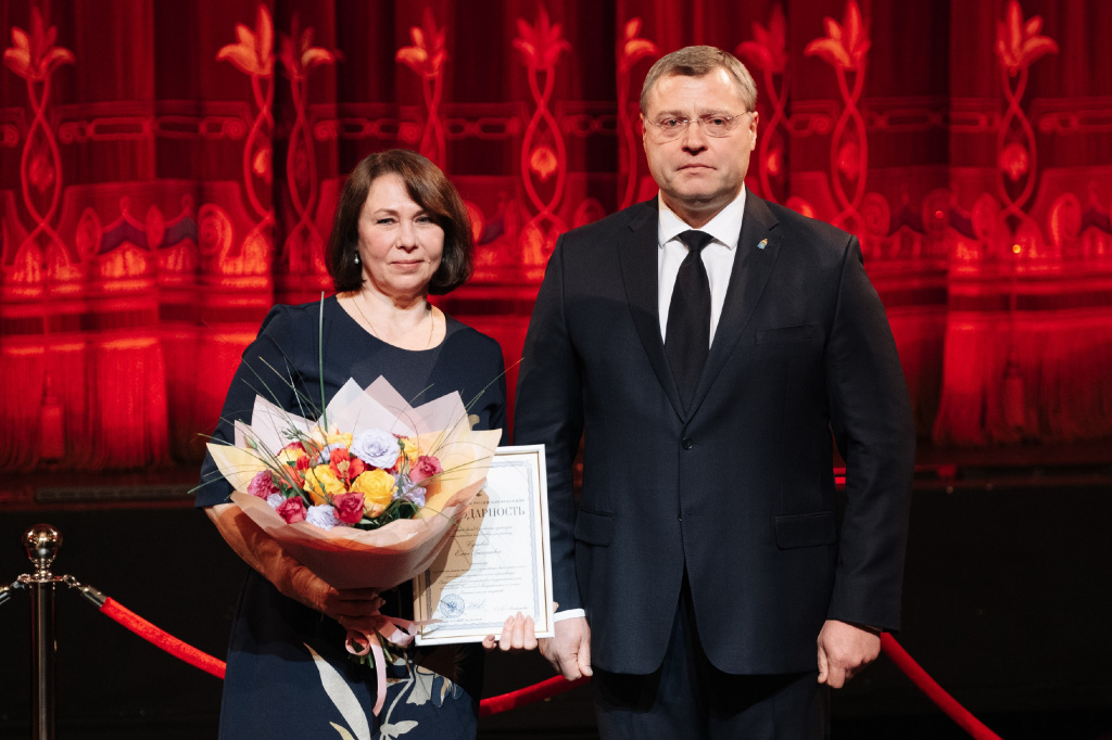 Игорь Бабушкин поздравил с праздником астраханских работников культуры 