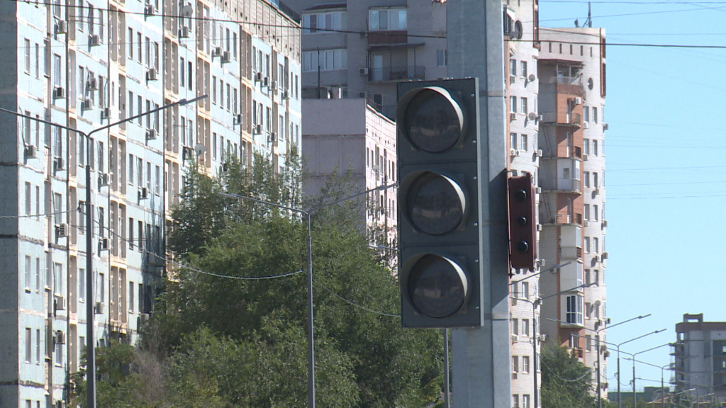 Светофоры на опасном перекрёстке в Астрахани обещают запустить в сентябре