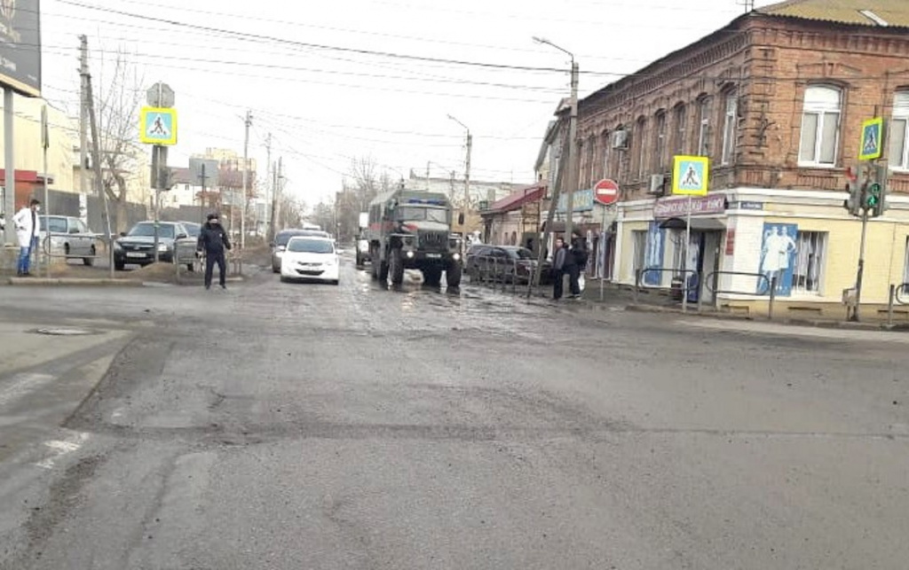 В Астрахани на улицах Бакинской и Кирова отремонтируют тротуары