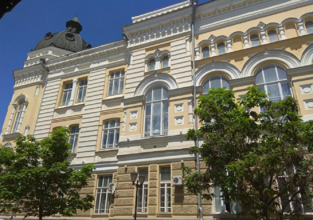 В Астрахани здание Мариинской женской гимназии обновили по требованию прокуратуры