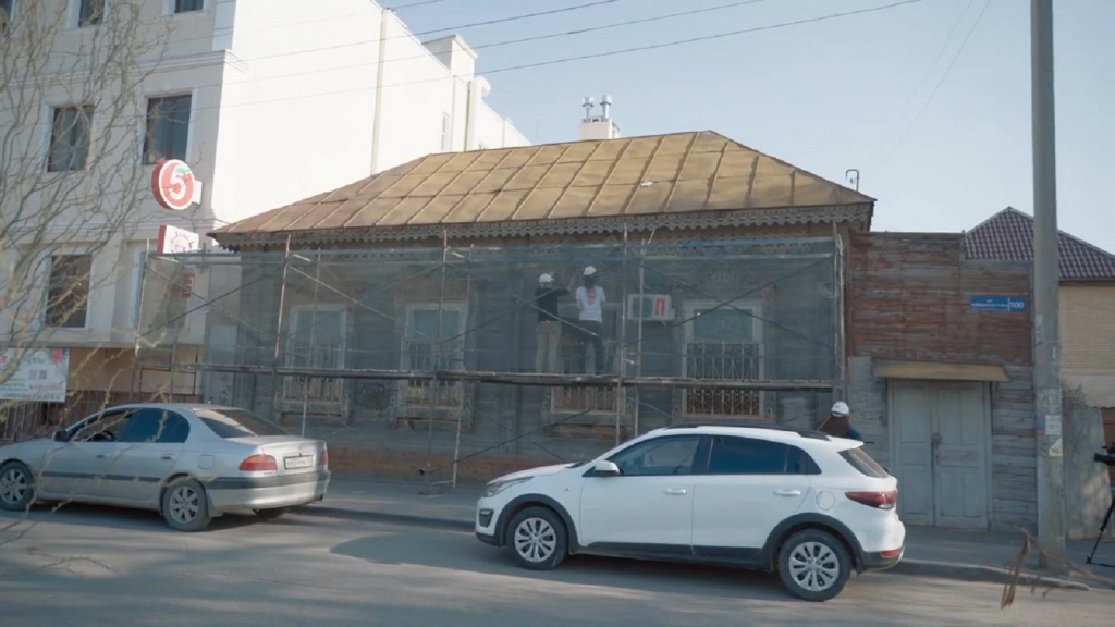 Участники «Том Сойер Феста» реставрируют старинный дом в Астрахани