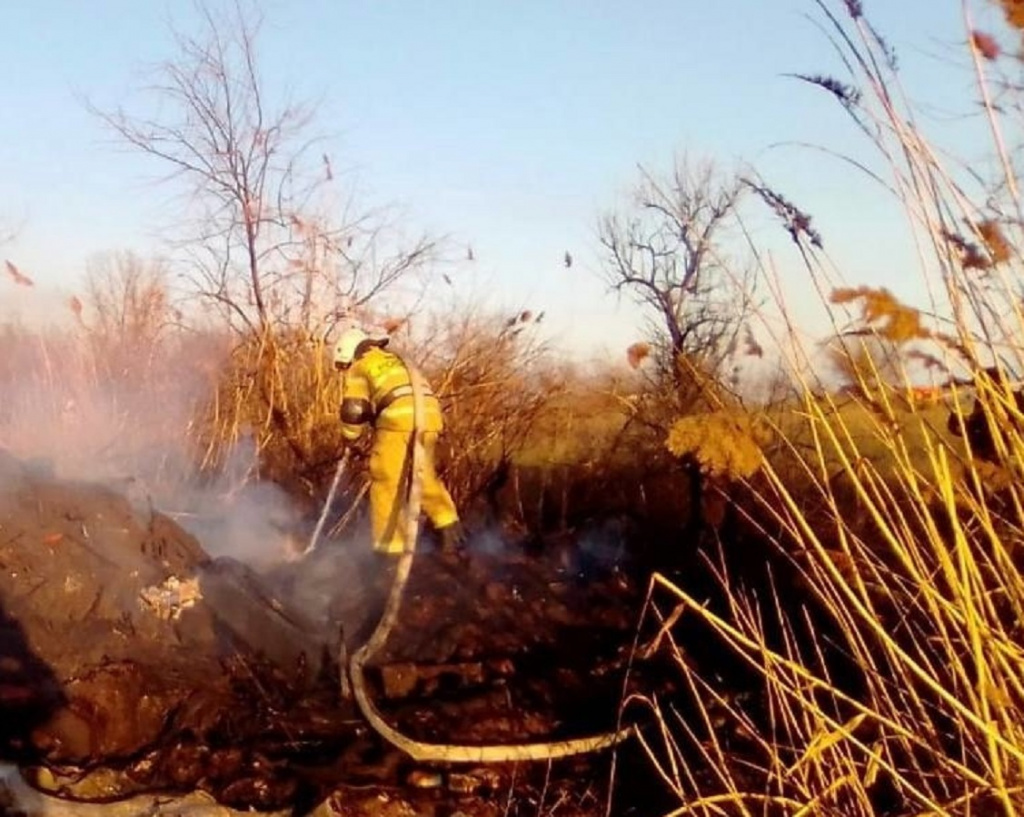 В Астрахани и двух районах области ожидается запах гари из-за пожара