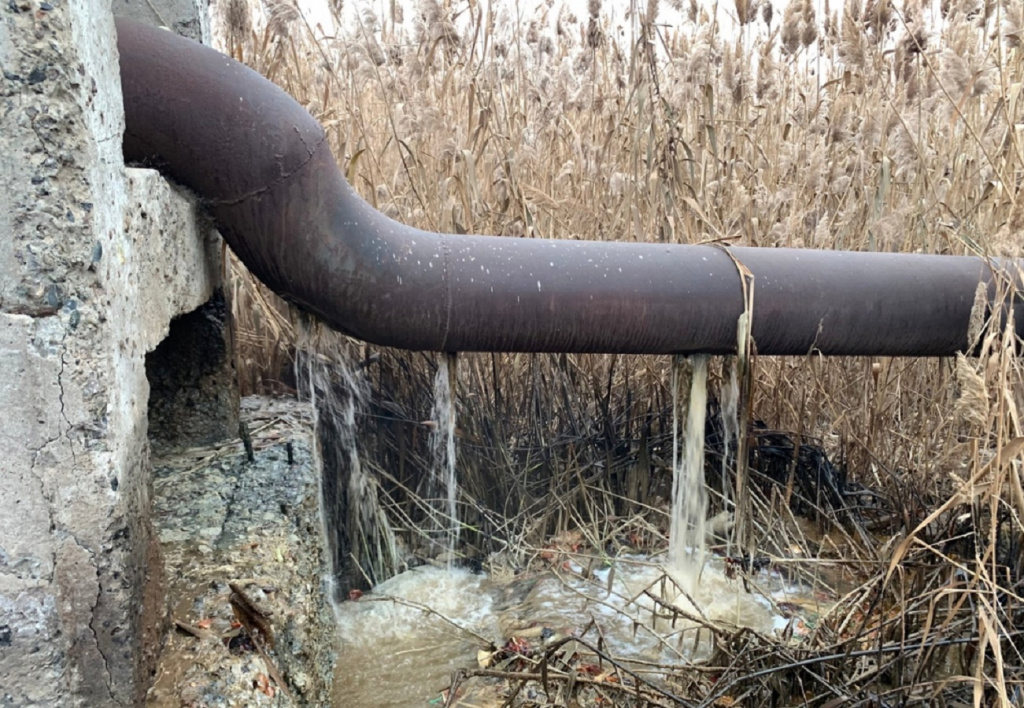 Когда закончится слив канализационных вод в Казачий ерик в Астрахани