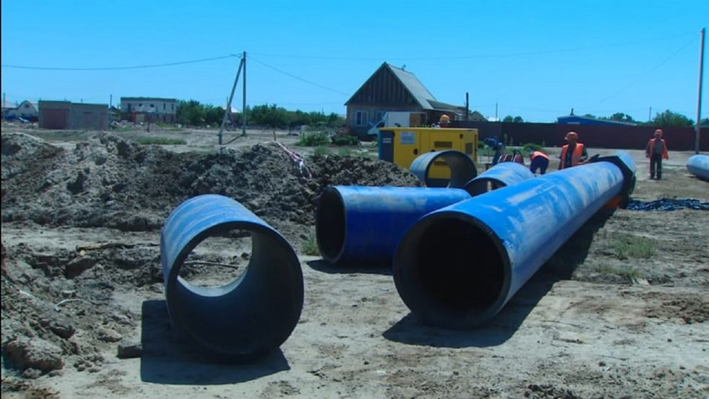 Готовность нового водопровода в селе Началово составляет 70%