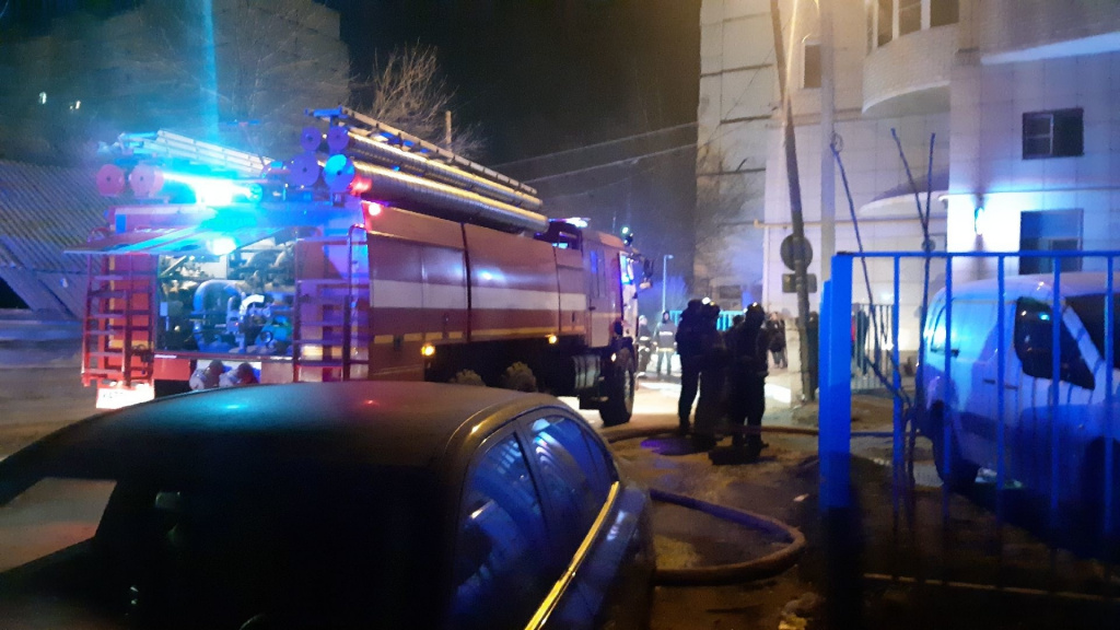  В Астрахани при пожаре пострадали мужчина и 5-летний мальчик