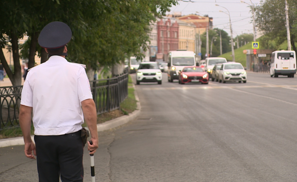 В Астрахани инспектор ДПС попался на взятке от водителя