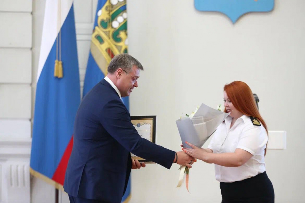 Лучшие речники и моряки Астраханской области получили награды из рук губернатора
