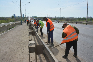 Городские мосты в Астрахани станут чище 