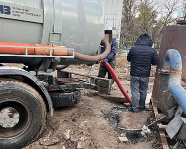 В Астрахани ассенизаторов поймали на незаконном сливе отходов в канализацию