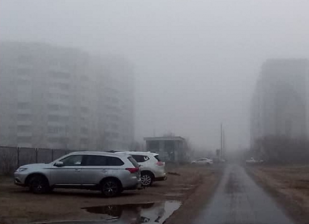 В воздухе стояла мгла из белесоватого. Пыль в Казахстане. Пыль Астрахань. Пыль в Самаре.