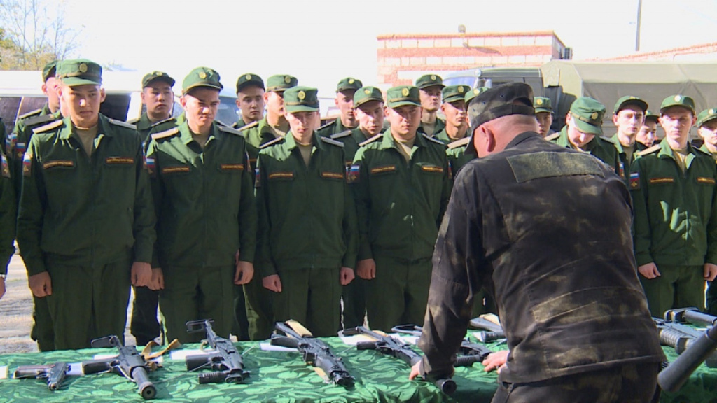 В Астраханской области стартовал осенний призыв в армию