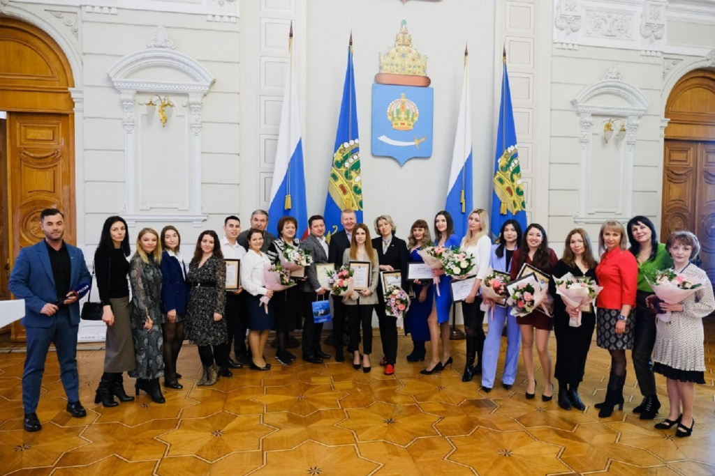 В День СМИ Астраханской области журналисты получили награды из рук губернатора 