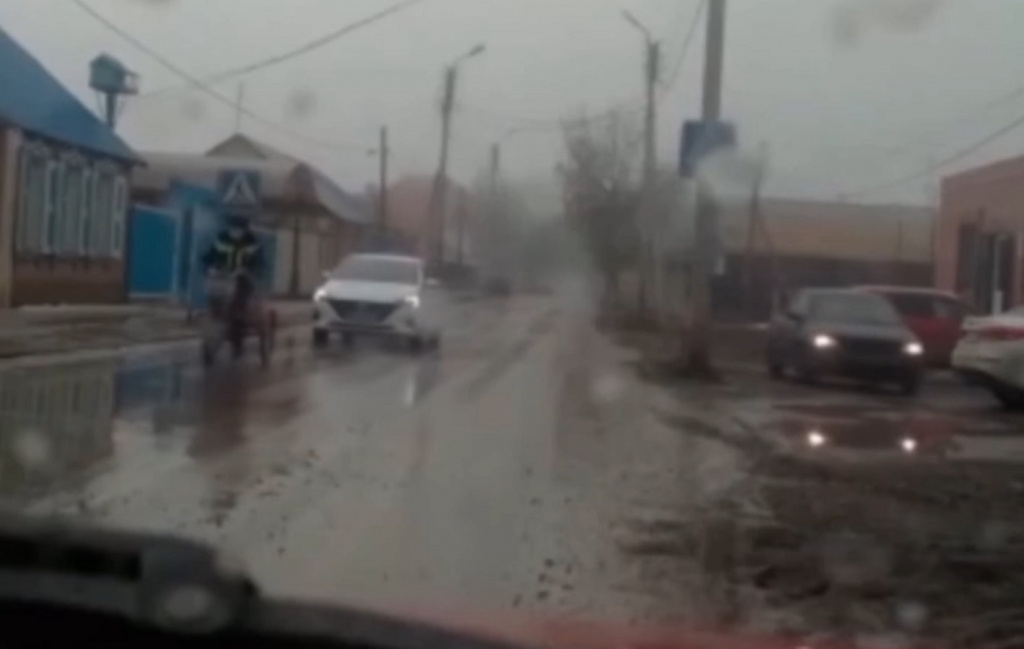 Астраханская полиция прокомментировала видео с инспектором ДПС на трицикле